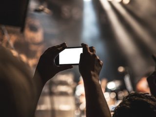 U-NEXTポイント使い方・期限は?映画館はどこで使える?!
